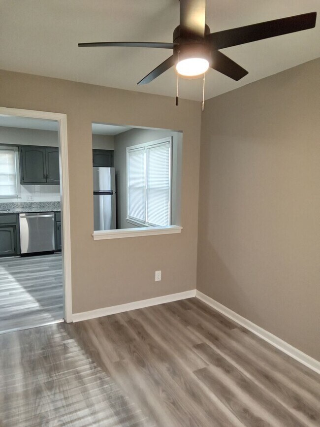 Building Photo - Coming soon! Newly Renovated SF in Liberty