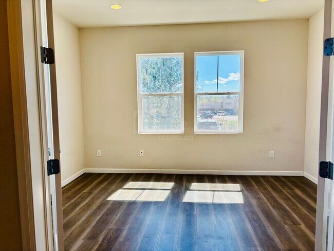 Building Photo - 9150 W 100th Way