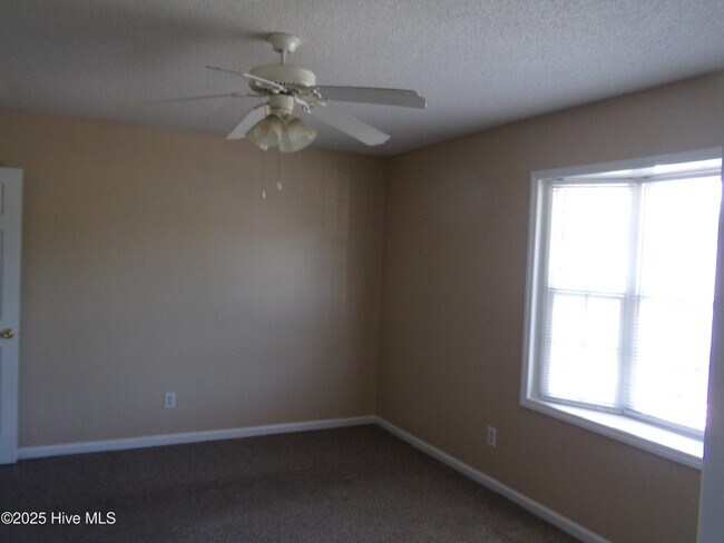 Building Photo - 3987 Sterling Pointe Dr