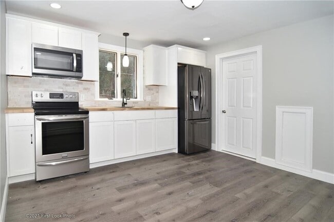 Building Photo - 135 Randolph Ave