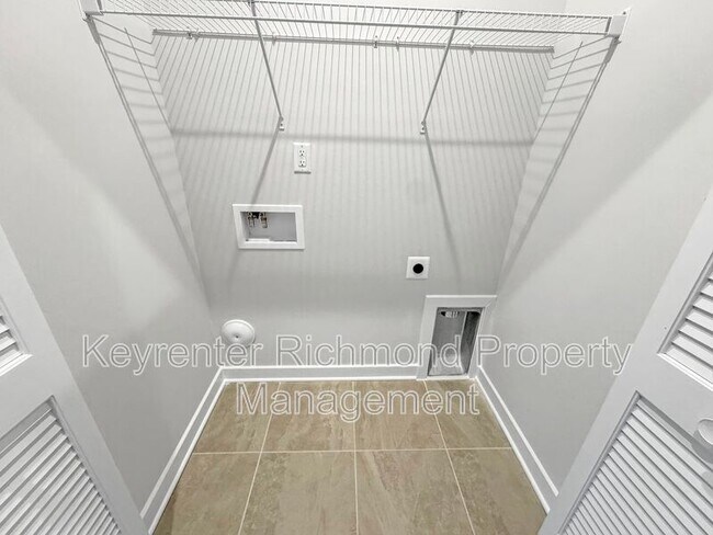 Building Photo - 1025 Arborway Ln