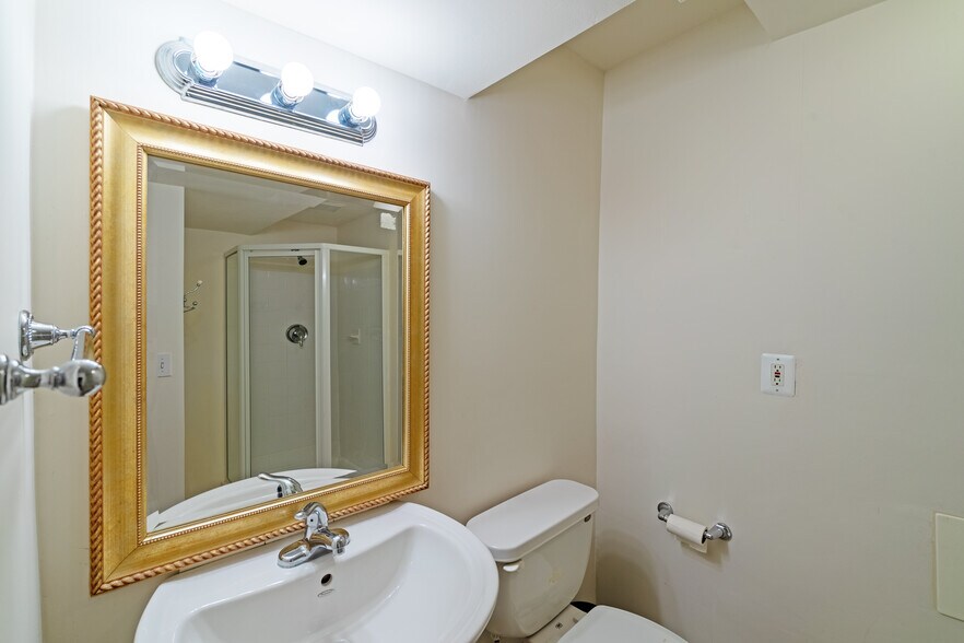 Building Photo - 47174 Chambliss Ct