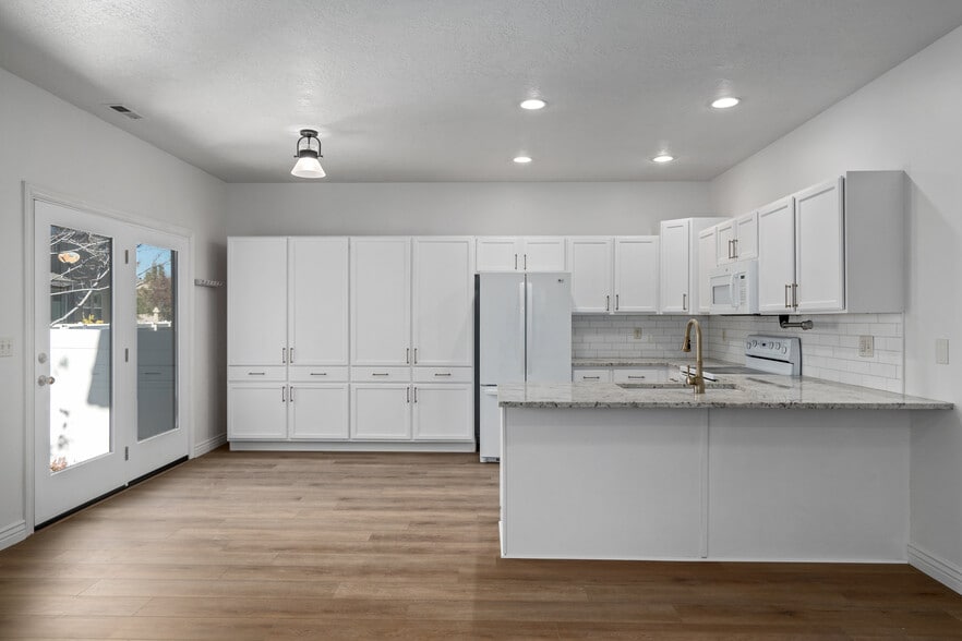 Building Photo - 7178 S 420 E