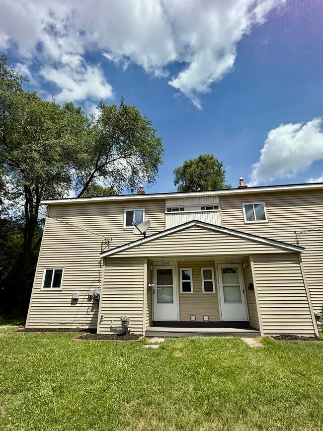 Building Photo - 31543 Alpena Ct