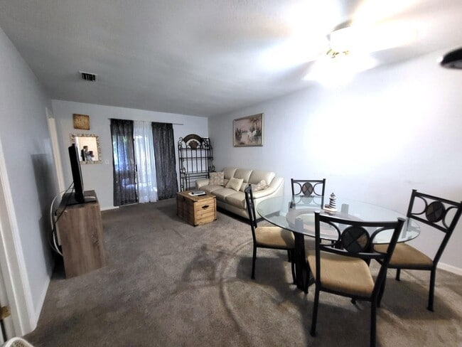 Building Photo - 3023 Sir Hamilton Cir