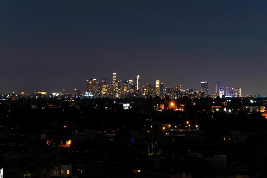 Rooftop DT View - 8550 Holloway Dr