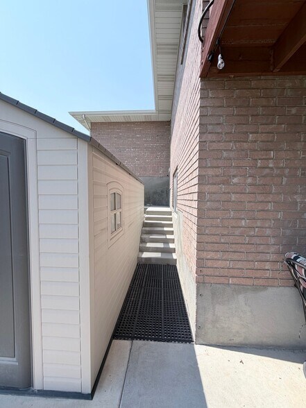 Building Photo - 10177 S Silver Streak Dr