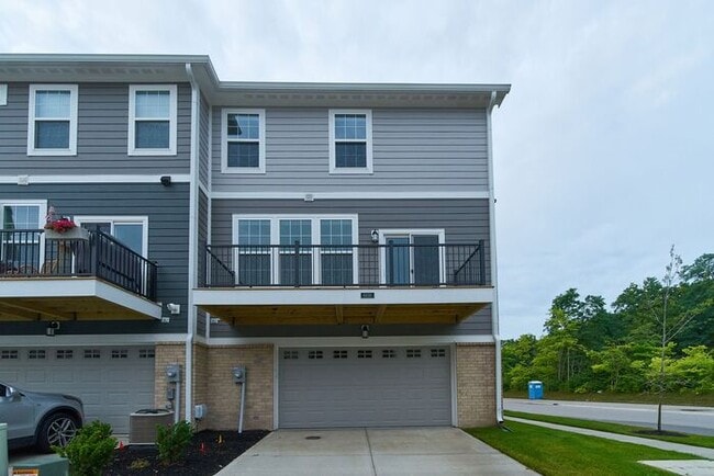 Building Photo - Beautiful Brand New,Townhome in Great Carm...