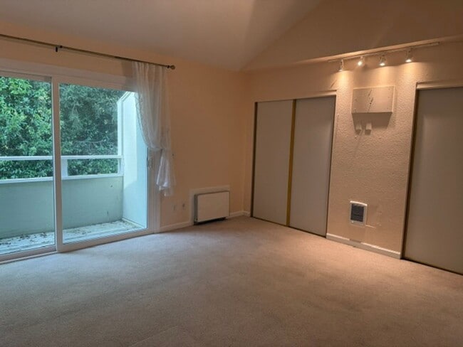 Building Photo - Sonoma Racquet Club Circle ~ Gorgeous 2 Bedroom 1.5 Bath in Rohnert Park