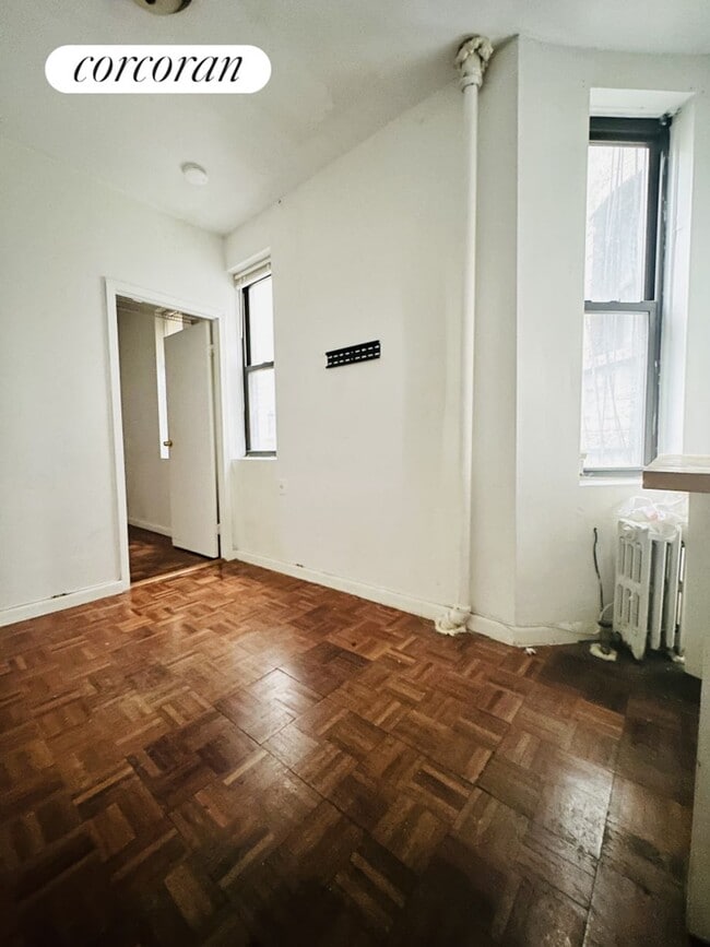 Building Photo - 424 E 66th St