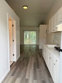 Building Photo - Arlington