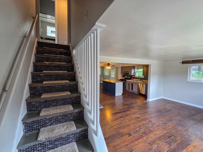 Building Photo - 151 Mahoning Dr