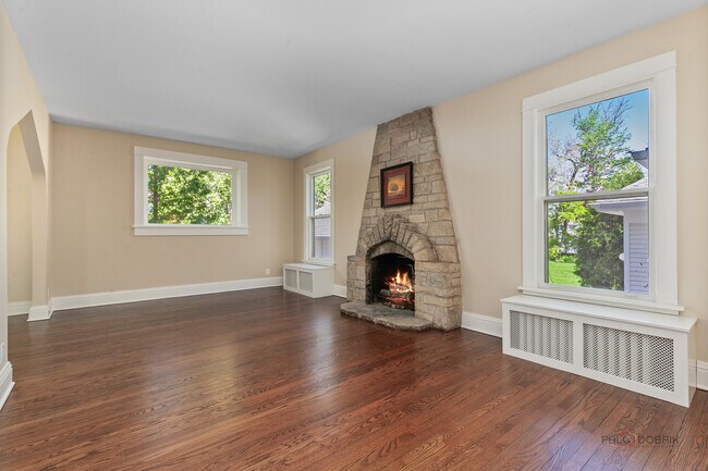 Building Photo - 544 Ravine Ave