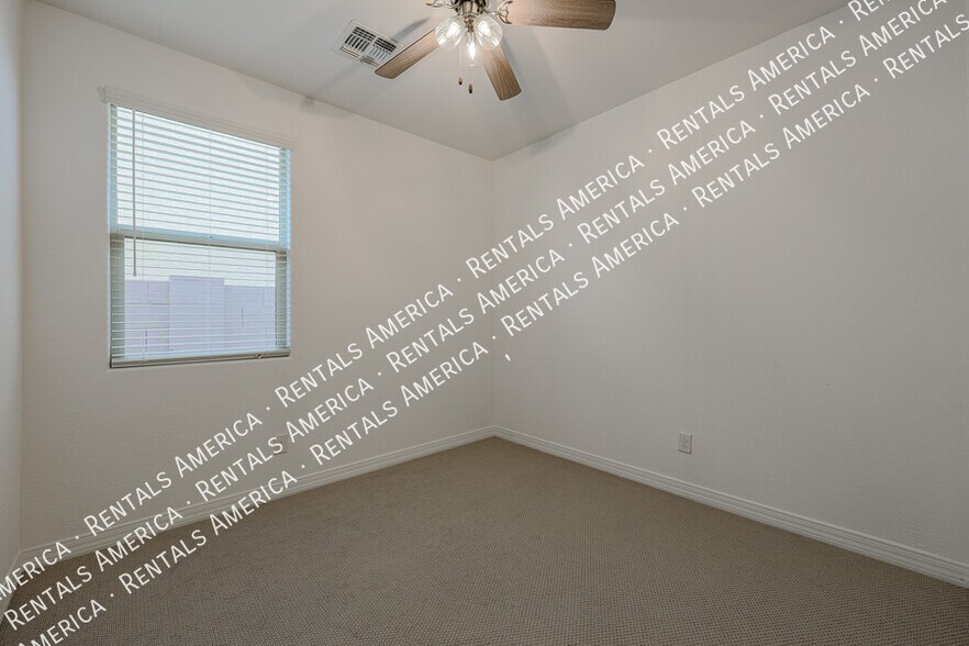 Building Photo - 5938 N 90th Dr