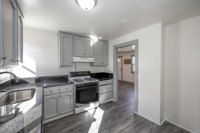 Building Photo - 5248 Almont St