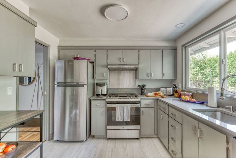 Building Photo - 9035 SW Monterey Pl