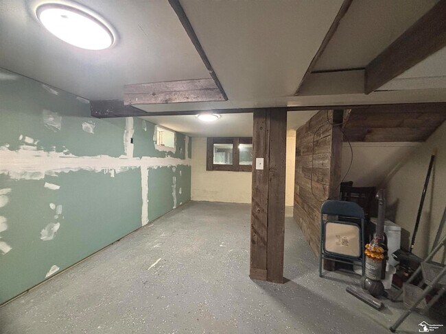 Building Photo - 26138 Yale St