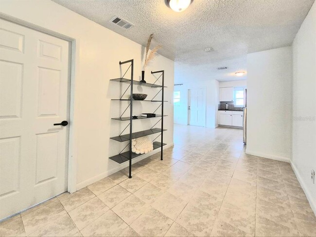 Building Photo - 2408 W Cypress St