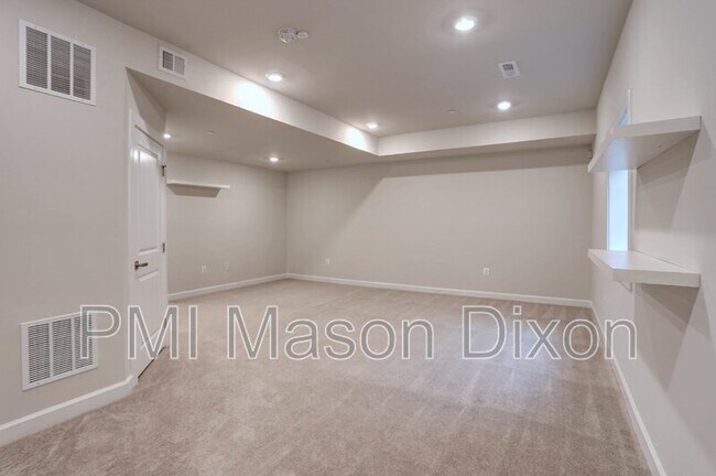 Building Photo - 4023 Dorseys Rdg Sq