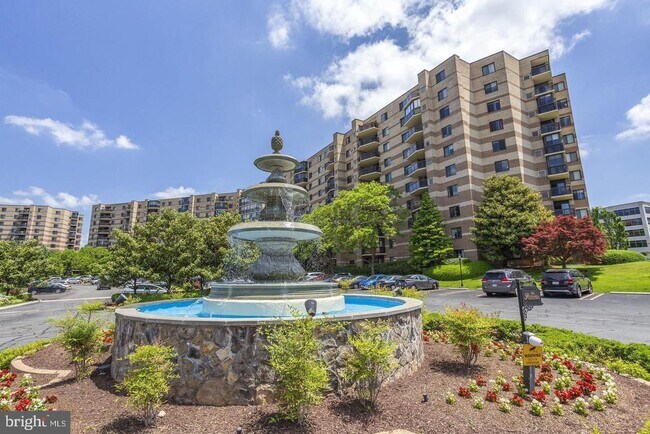 Building Photo - 8340 Greensboro Dr
