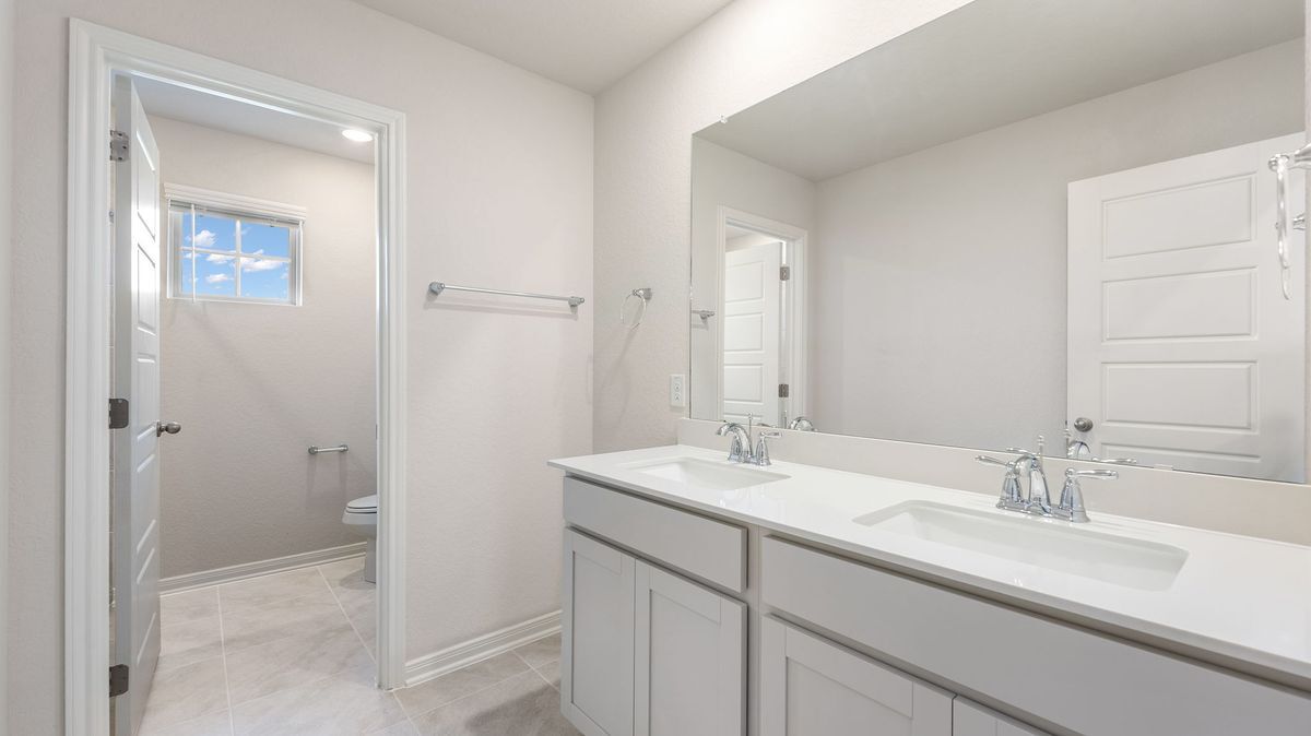 Building Photo - 10226 Juniper Oaks