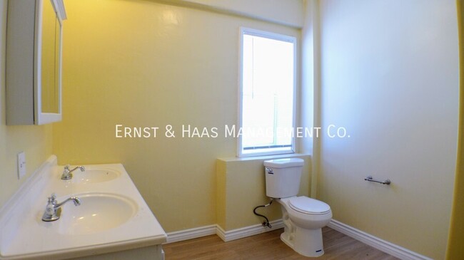 Building Photo - Amazing East Village Apartment with Great ...