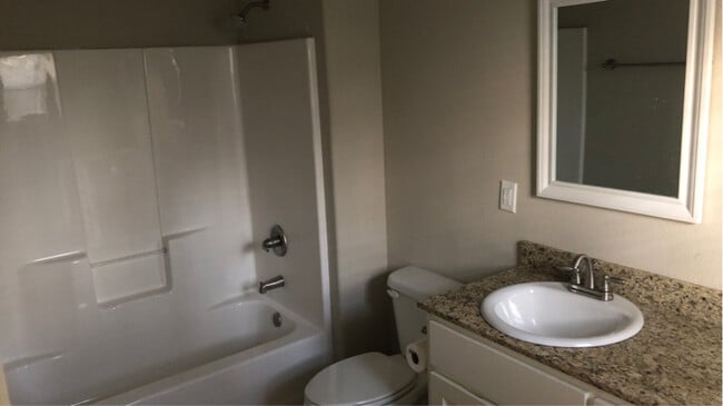 Building Photo - 169 Western Heights Cir