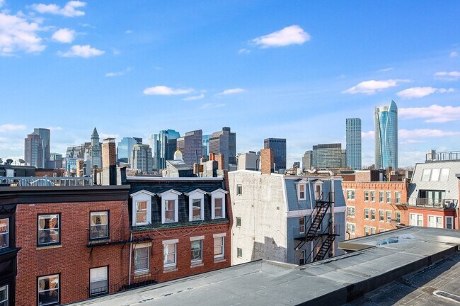Building Photo - 8 Battery St