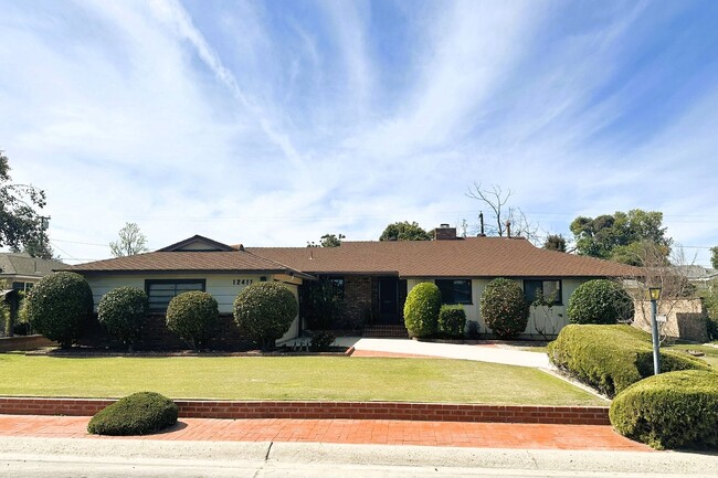 Primary Photo - Custom Built Cul De Sac Home in Garden Grove!