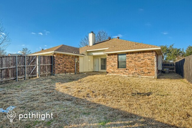 Building Photo - 2525 Brushwood Ln