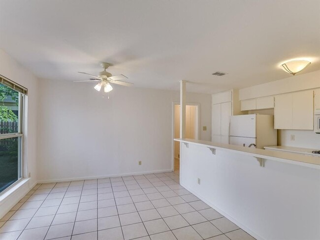 Building Photo - 8121 Ceberry Dr