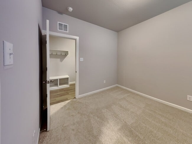 Building Photo - 162 Camelia St