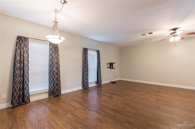 Building Photo - 15 Ivy Ave