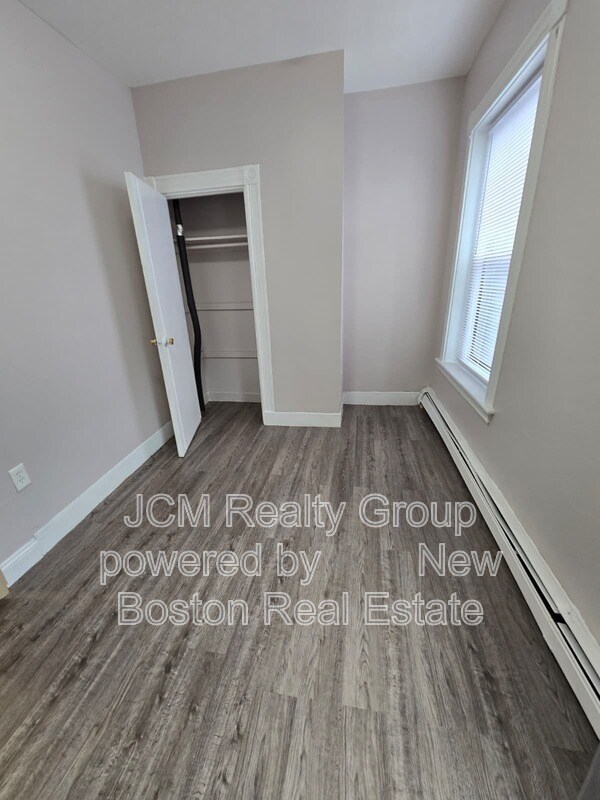 Building Photo - 5 Union Ave