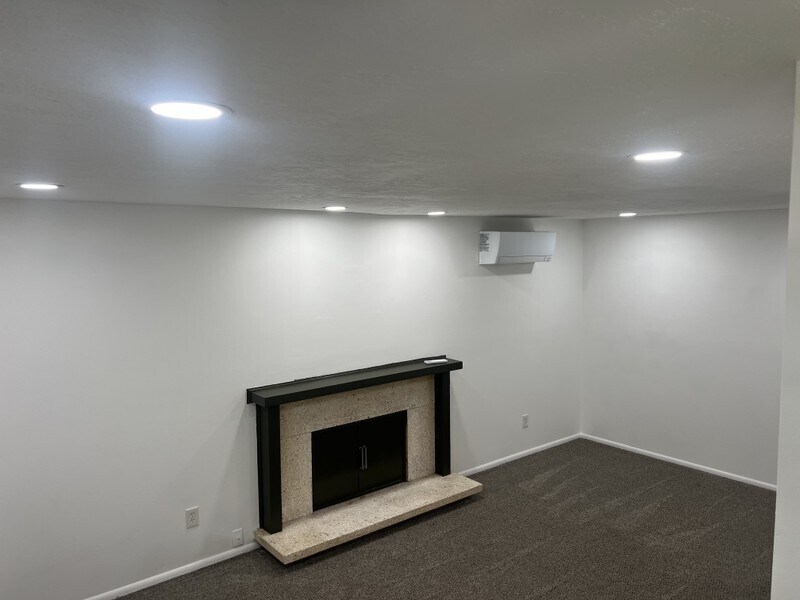 Building Photo - 5197 S 1900 W