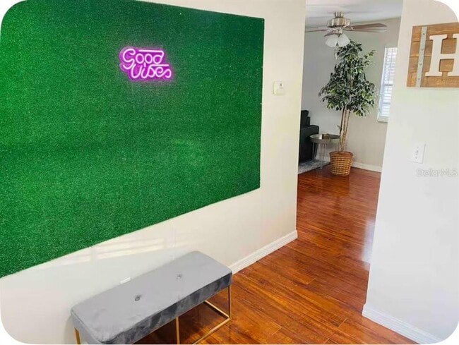 Building Photo - 2521 Lorraine St