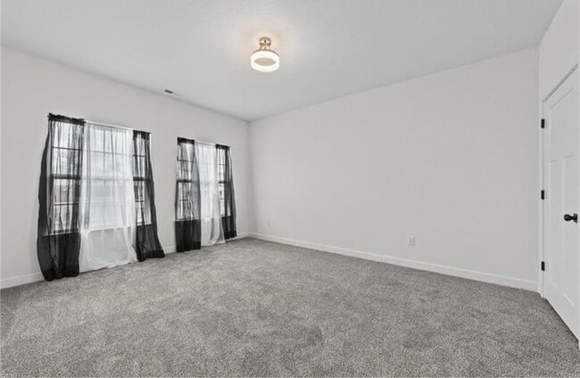 Building Photo - 621 44th St