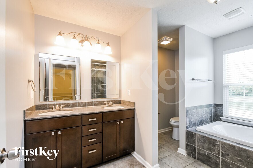 Building Photo - 5696 West Port Drive