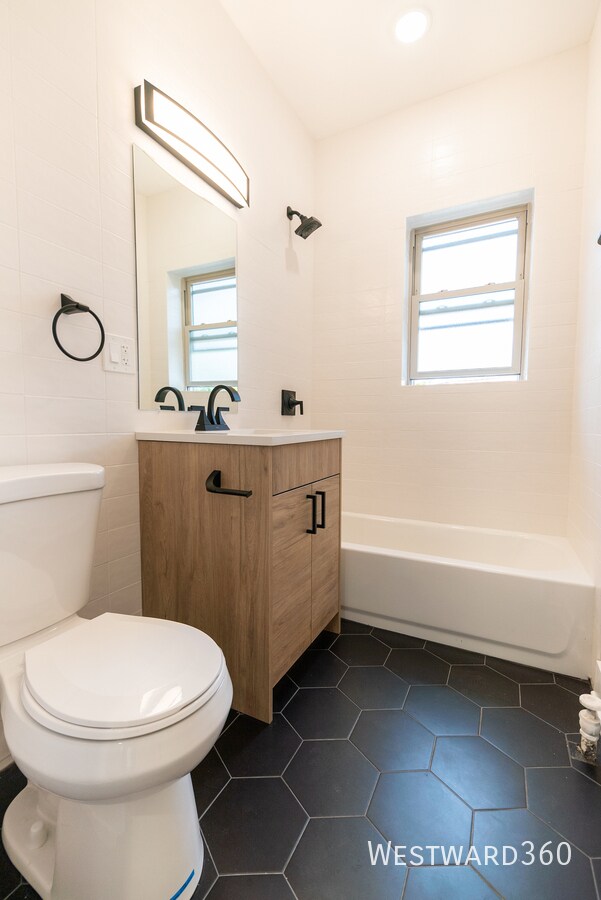 Building Photo - 6209 N Glenwood Ave