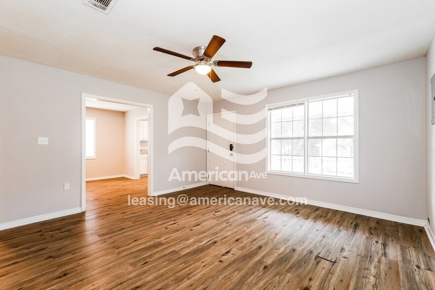 Building Photo - 320 McTyere Ave