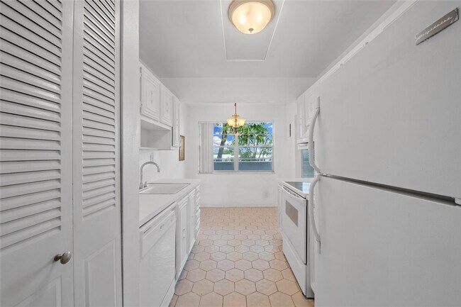 Building Photo - 8105 NW 61st St