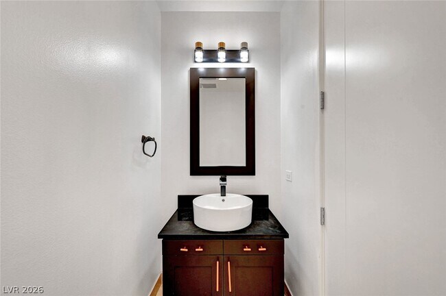 Building Photo - 4575 Dean Martin Dr