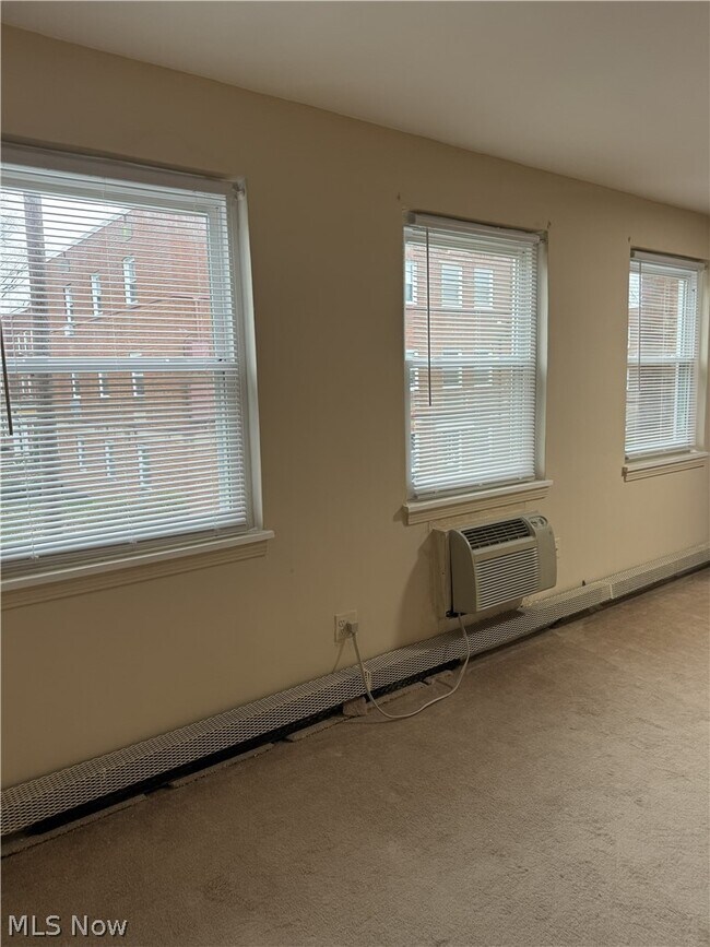 Building Photo - 13781 Cedar Rd