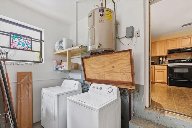 Building Photo - 3040 SW 11th St