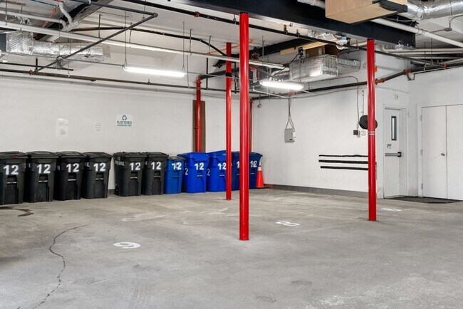 Building Photo - 12 Mohawk St