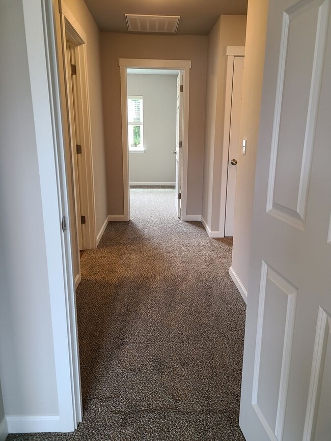 Building Photo - Yelm Creek Estates, 4 Bedroom, 2.75 Bathroom with Den