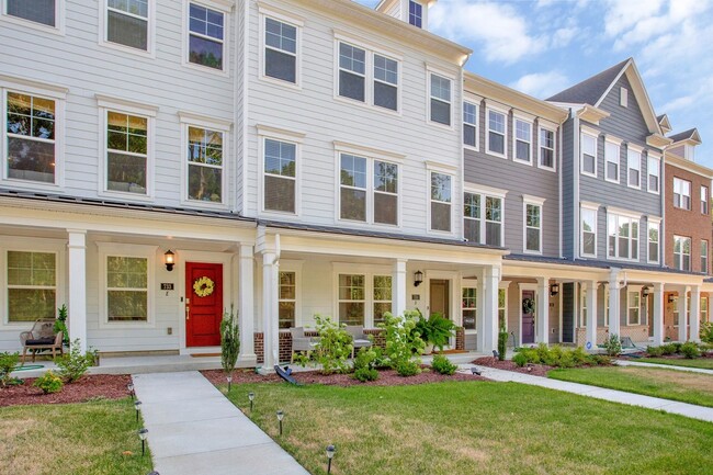 Building Photo - Spacious 3BR Townhome in Annapolis, modern...