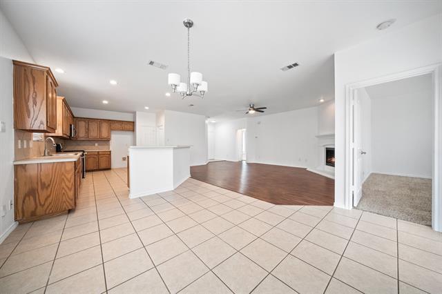 Building Photo - 705 Crownpoint Ln