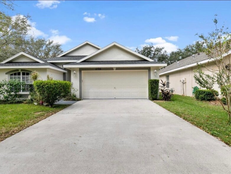 Building Photo - 5725 Hawklake Rd