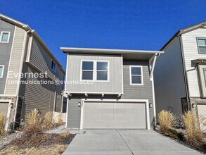 Building Photo - 2 Bed/2 Bath Home with Fenced Yard & Garage / Available Now!